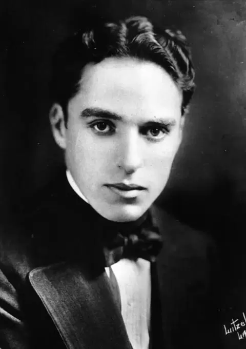 查理·卓别林：短片合集 1915-1916